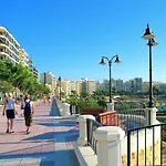Modern 1br Maisonette Steps From The Promenade *