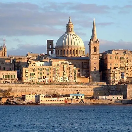 Apartment Modern 1br Maisonette Steps From The Promenade Sliema