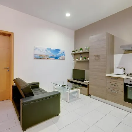 Апартаменты Modern 1br Maisonette Steps From The Promenade