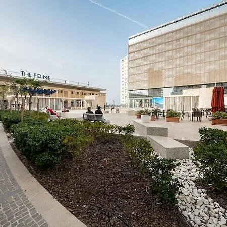 Апартаменты Modern 1br Maisonette Steps From The Promenade Слима